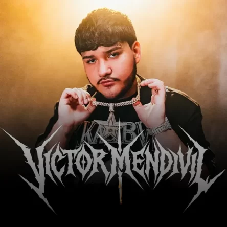 VÍCTOR MENDIVIL
